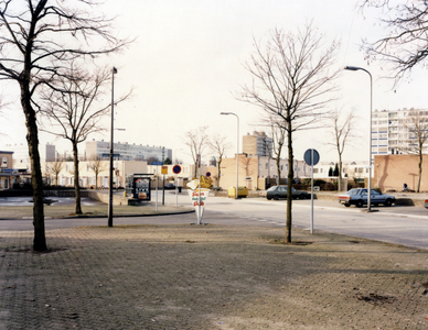 108426 Gezicht op de Wolgadreef te Utrecht, ter hoogte van de hoek met de Medusadreef.